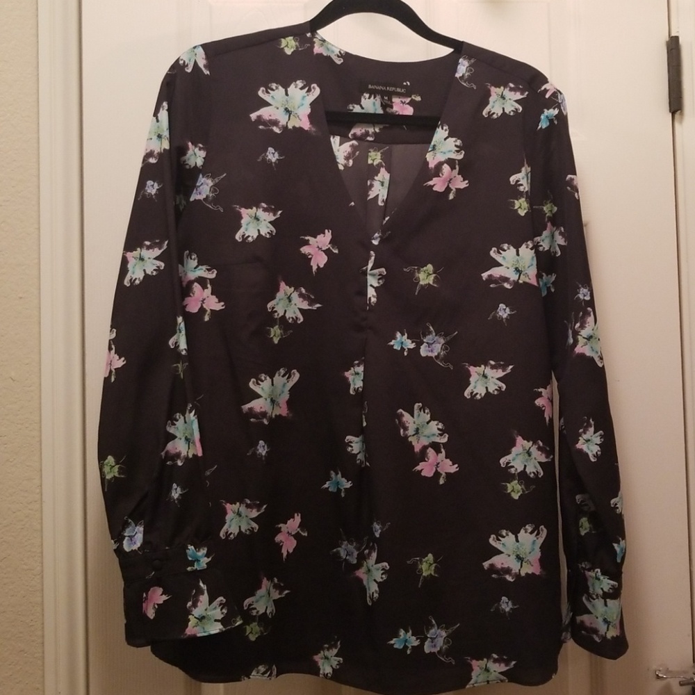 Floral print blouse